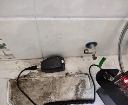 霍尔果斯屋顶漏水维修公司分享下卫生间漏水的危害及解决方法